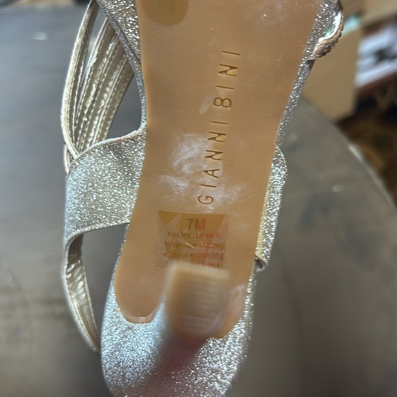 Gianni Bini gold platform heels size 7 - Picture 5 of 6